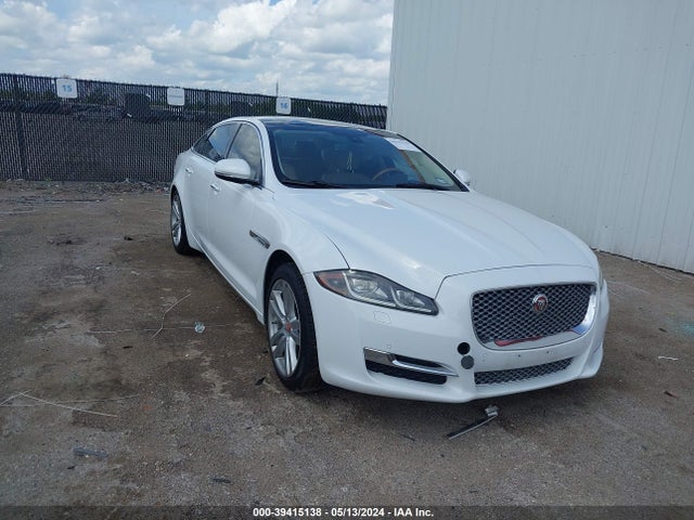 2016 JAGUAR XJ SAJWA2G71G8W00707 Photo 0