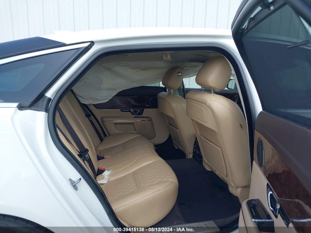 2016 JAGUAR XJ SAJWA2G71G8W00707 Photo 7