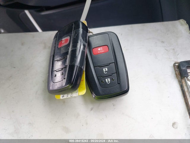 Toyota Prius Two Eco 2016 JTDKARFU4G3020474 Image 11