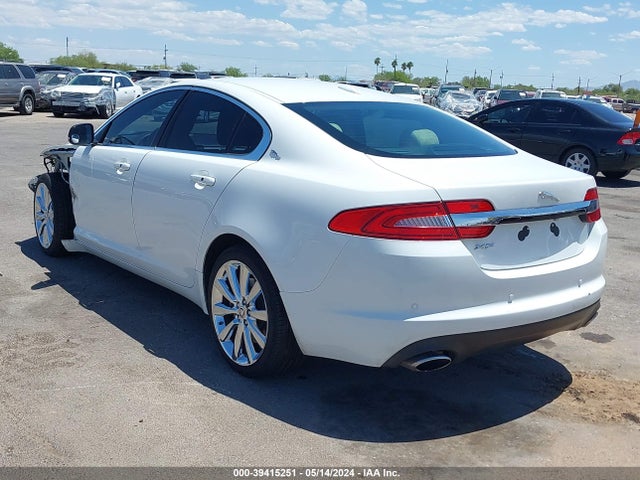 2012 JAGUAR XF SAJWA0HB3CLS29175 Photo 2