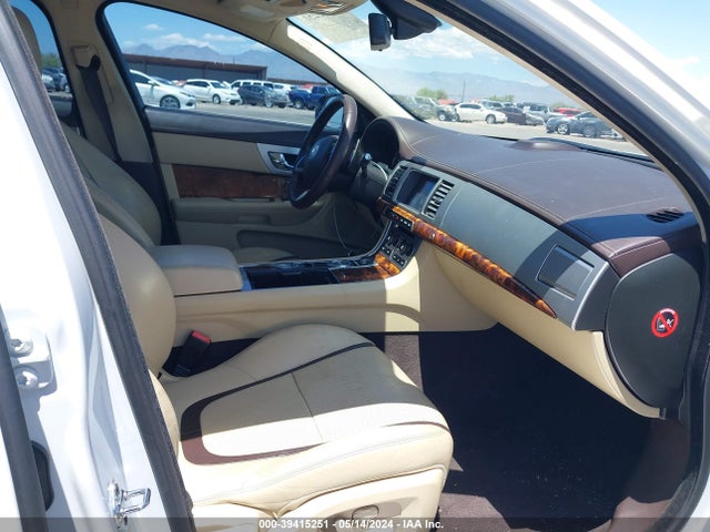 2012 JAGUAR XF SAJWA0HB3CLS29175 Photo 4