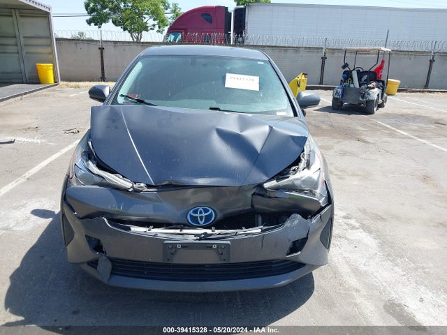 Toyota Prius Two Eco 2016 JTDKARFUXG3026070 Image 12