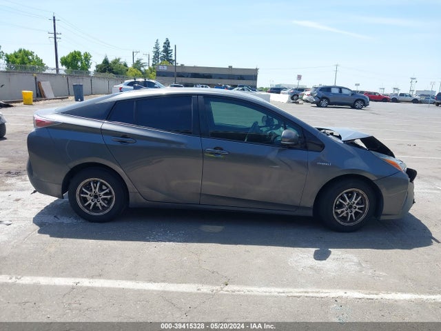 Toyota Prius Two Eco 2016 JTDKARFUXG3026070 Image 13