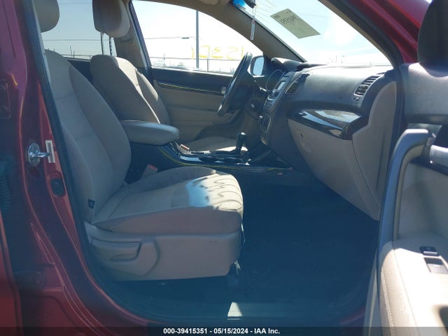KIA SORENTO LX 2015 5XYKT3A6XFG618952 Image 5