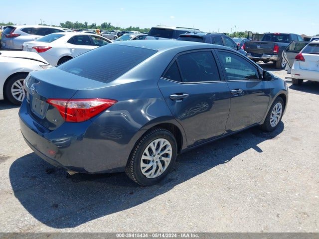Toyota COROLLA LE 2018 5YFBURHE2JP798607 Image 4