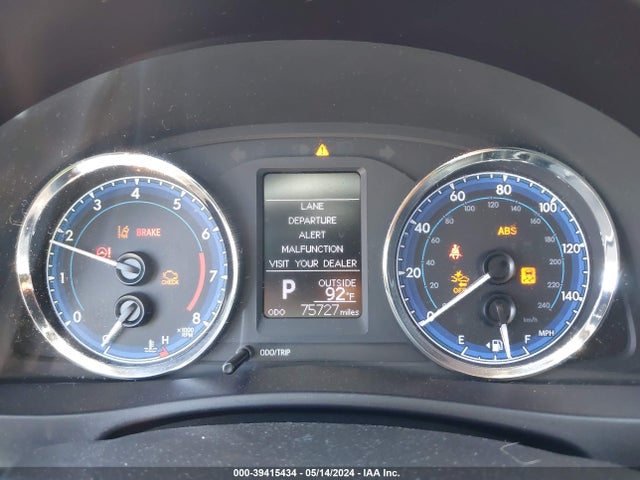 Toyota COROLLA LE 2018 5YFBURHE2JP798607 Image 7