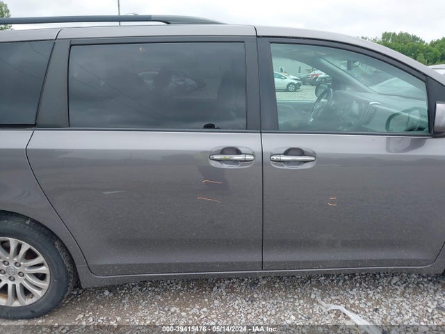 Toyota Sienna Xle 8 Passenger 2017 5TDYZ3DC5HS836765 Image 14