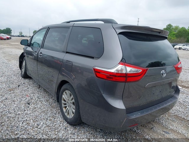 Toyota Sienna Xle 8 Passenger 2017 5TDYZ3DC5HS836765 Image 3