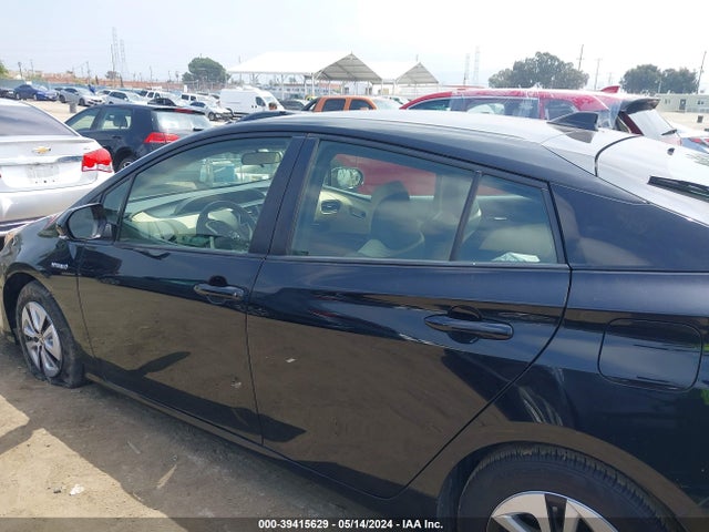 Toyota Prius Two 2017 JTDKBRFU9H3056806 Image 14