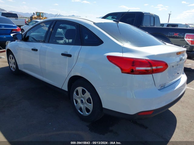 Ford FOCUS S 2017 1FADP3E2XHL230735 Image 3