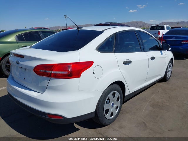 Ford FOCUS S 2017 1FADP3E2XHL230735 Image 4