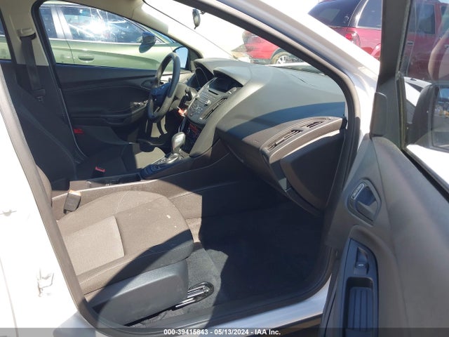 Ford FOCUS S 2017 1FADP3E2XHL230735 Image 5