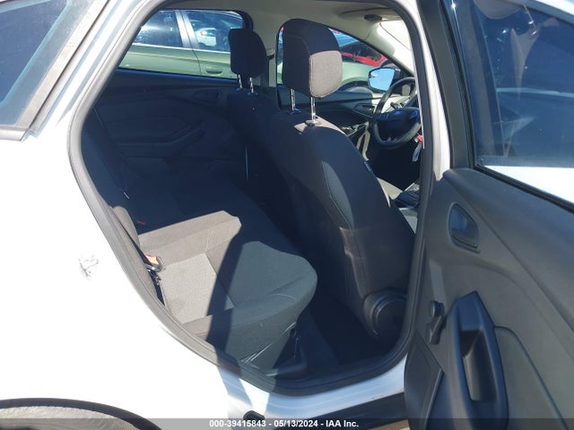 Ford FOCUS S 2017 1FADP3E2XHL230735 Image 8