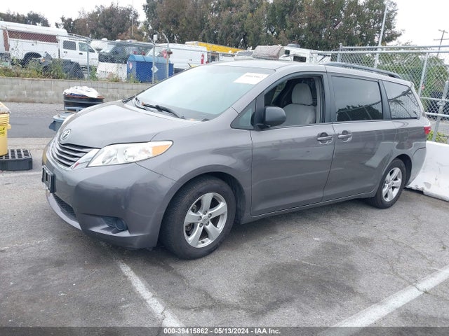Toyota Sienna Le 8 Passenger 2017 5TDKZ3DC9HS825225 Image 2