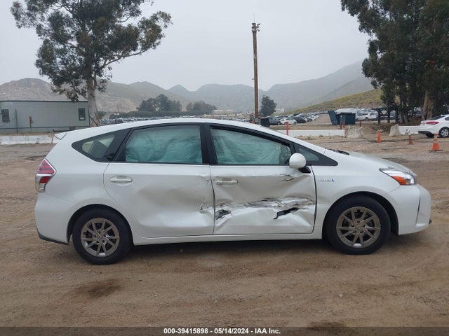 Toyota Prius V Four 2017 JTDZN3EU6HJ058948 Image 14
