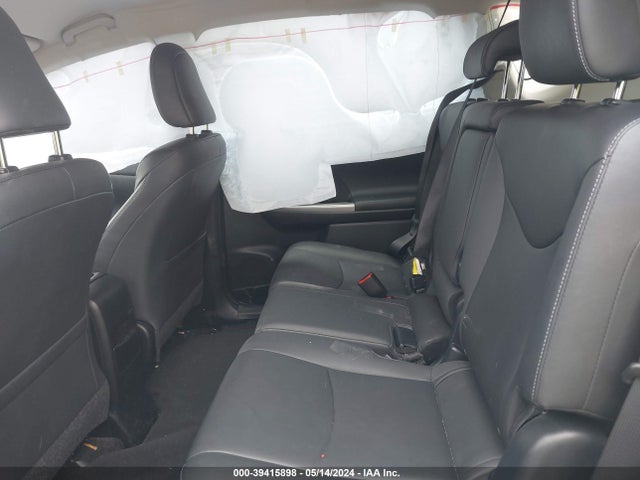 Toyota Prius V Four 2017 JTDZN3EU6HJ058948 Image 8