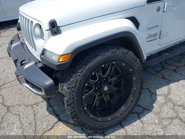 1C4HJXEN9KW623324 Jeep Wrangler Unlimited Sahara 4x4