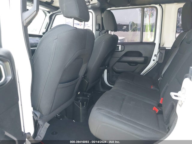1C4HJXEN9KW623324 Jeep Wrangler Unlimited Sahara 4x4