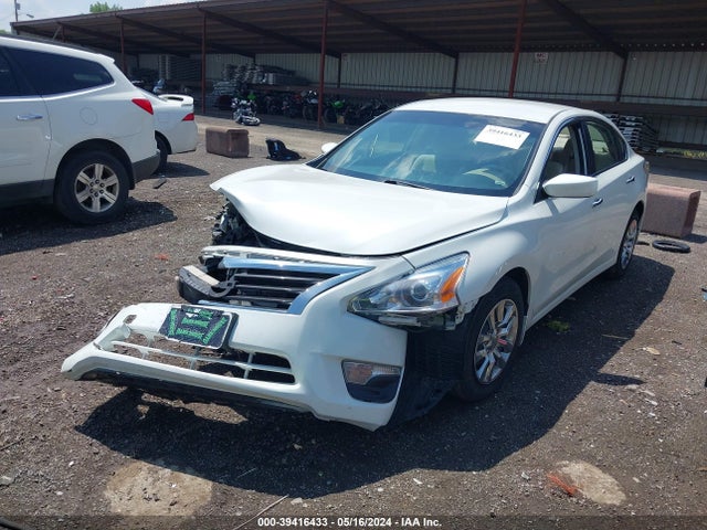 Nissan Altima 2.5 S 2014 1N4AL3AP0EN385522 Image 2