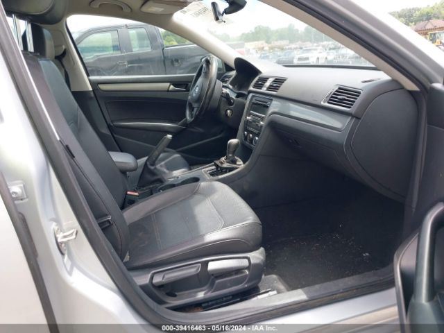 1VWAT7A38FC037461 Volkswagen Passat 1.8t Wolfsburg Edition