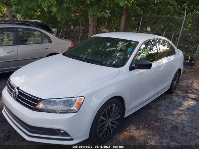 3VWD17AJ2GM241738 Volkswagen Jetta 1.8t Sport