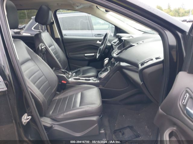 1FMCU9JX0EUA65363 Ford Escape Titanium
