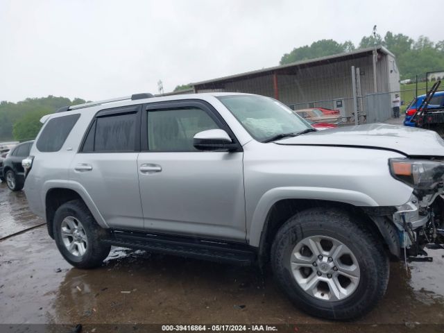 JTEBU5JR0K5702702 Toyota 4RUNNER SR5
