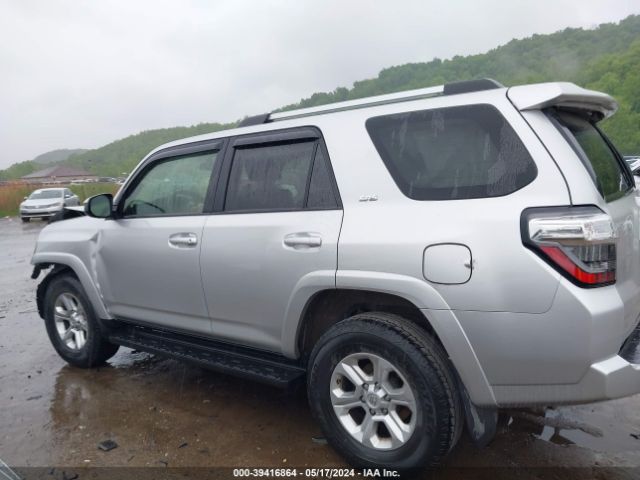 JTEBU5JR0K5702702 Toyota 4RUNNER SR5