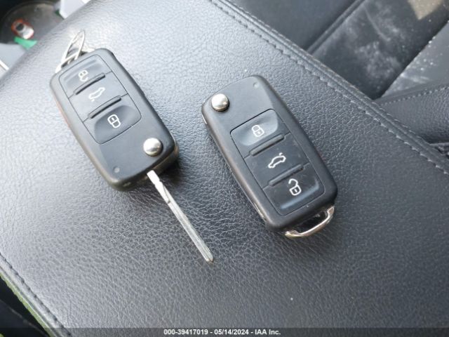 1VWBA7A37JC008486 Volkswagen Passat 2.0t Se