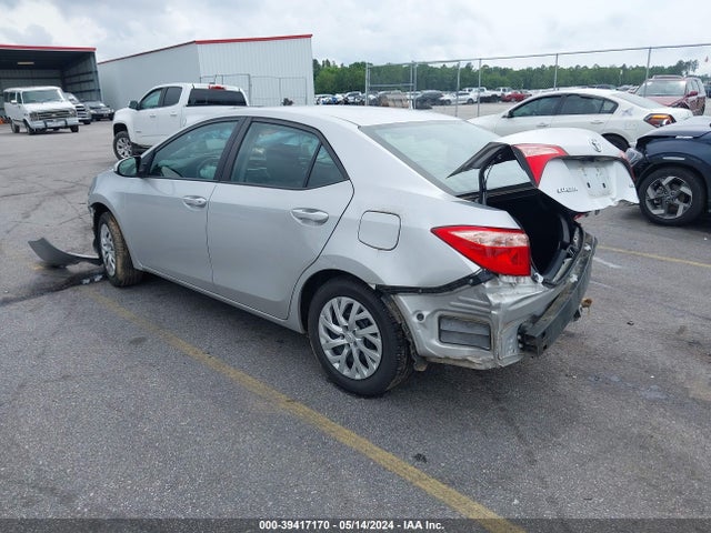 Toyota COROLLA LE 2019 5YFBURHE7KP939480 Image 3