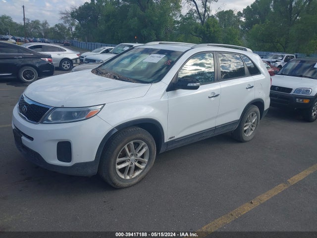 KIA SORENTO LX 2015 5XYKTDA79FG607486 Image 2