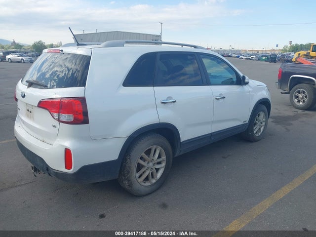 KIA SORENTO LX 2015 5XYKTDA79FG607486 Image 4