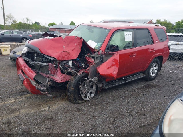 Toyota 4RUNNER SR5 2018 JTEBU5JR5J5578831 Image 2