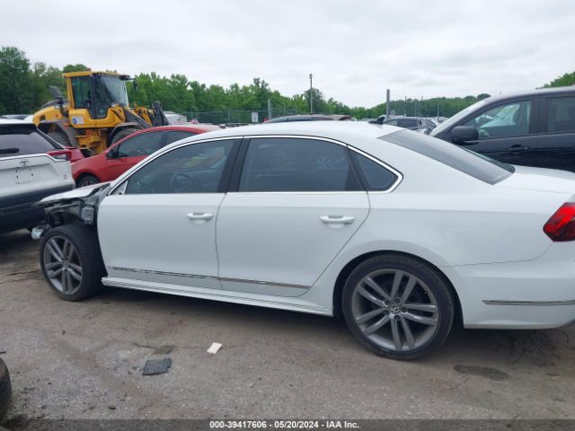 1VWDT7A30HC046977 Volkswagen Passat 1.8t R-line