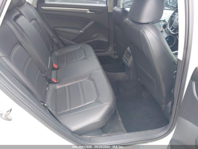 1VWDT7A30HC046977 Volkswagen Passat 1.8t R-line