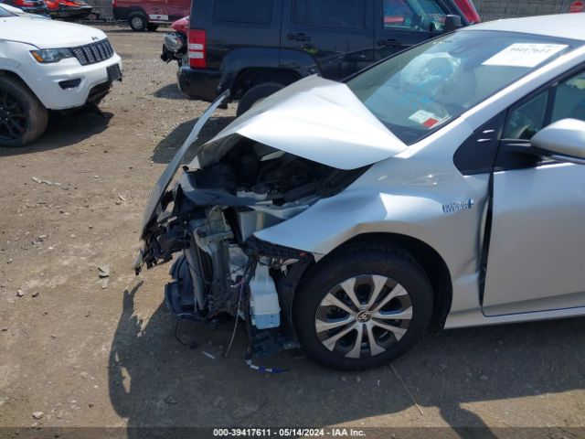 JTDKAMFP6M3195589 Toyota Prius Prime Xle