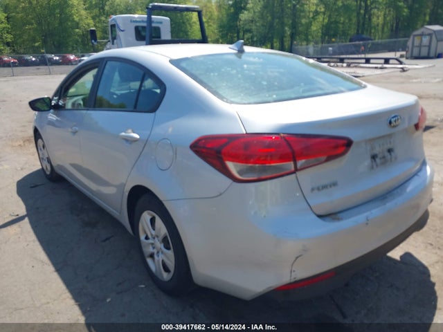 KIA FORTE LX 2017 3KPFK4A79HE043987 Image 3
