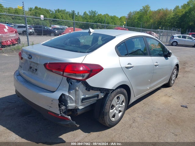 KIA FORTE LX 2017 3KPFK4A79HE043987 Image 4