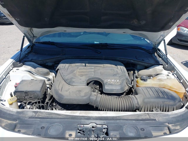 Chrysler 300 2014 2C3CCAAG0EH189150 Image 10