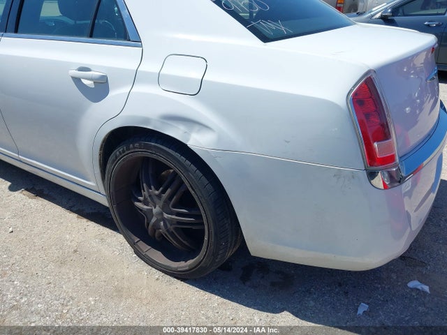 Chrysler 300 2014 2C3CCAAG0EH189150 Image 6