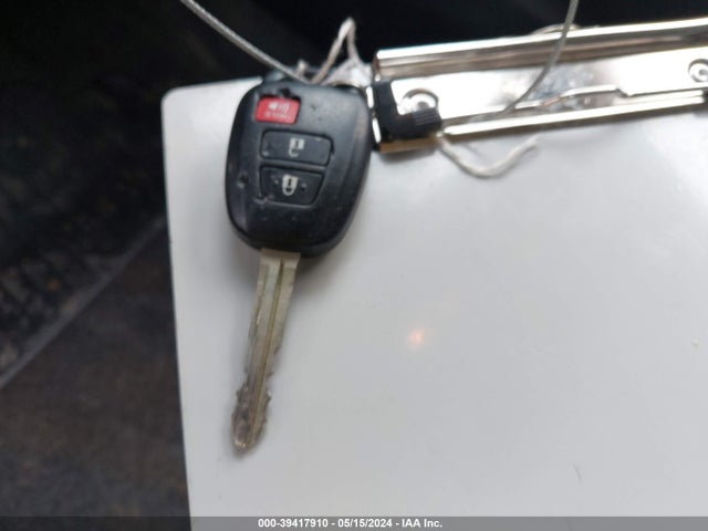 Toyota Prius C One 2015 JTDKDTB35F1584131 Image 11