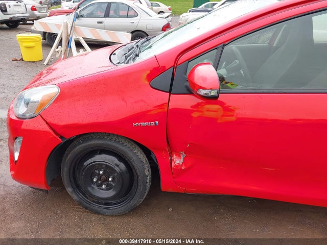 Toyota Prius C One 2015 JTDKDTB35F1584131 Image 6