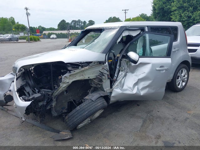 KIA SOUL + 2014 KNDJP3A57E7711138 Image 2