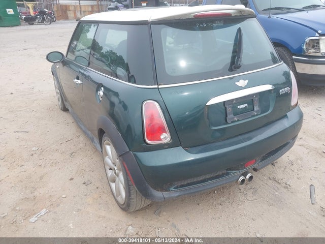 2006 MINI COOPER S WMWRE33546TG99786 Photo 2