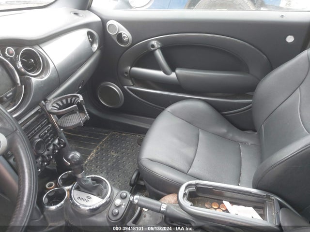 2006 MINI COOPER S WMWRE33546TG99786 Photo 4