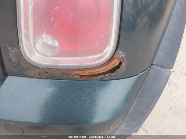 2006 MINI COOPER S WMWRE33546TG99786 Photo 5