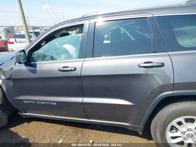 1C4RJFAG3JC350838 Jeep Grand Cherokee Laredo E 4x4