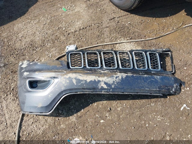 1C4RJFAG3JC350838 Jeep Grand Cherokee Laredo E 4x4