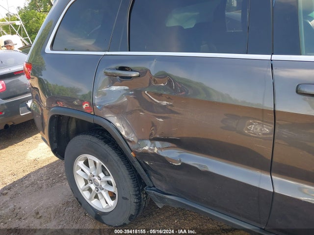 1C4RJFAG3JC350838 Jeep Grand Cherokee Laredo E 4x4