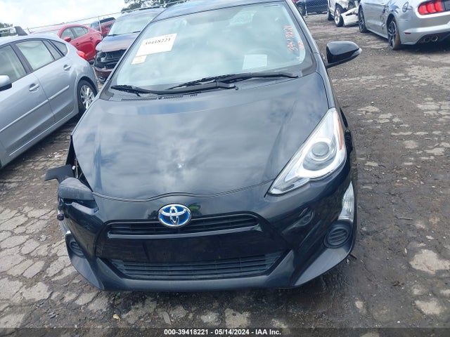 Toyota Prius C Three 2015 JTDKDTB33F1586220 Image 13